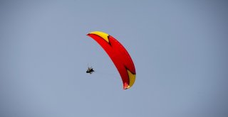 Başkentte Yamaçsız Yamaç Paraşütü