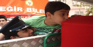 Şehit Babasını Asker Selamıyla Uğurlamıştı, Şimdi 4. Sınıfta