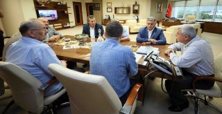 Başkan Karaosmanoğlu, Muhtarlarımızla Birlikte Çalışıyoruz”