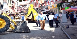 Hükümet Caddesinde 30 Yıl Sonra Kaldırım Ve Parke Yenileme Çalışması
