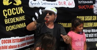 Tatilcilerden Çocuk İstismarına Siyah Eldivenli Protesto