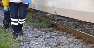 Trenin Çarptığı Genç Kız Hayatını Kaybetti