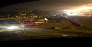 Otellerde Yer Kalmayınca Sahile Yerleştiler