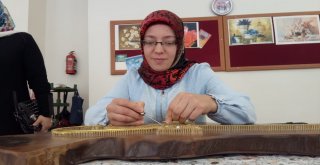 Kadınların El Becerisi Çekiç Ve Çivi İle Buluştu