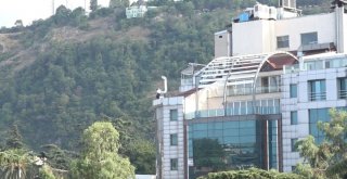 Metrelerce Yükseklikte Canlarını Hiçe Sayarak Baca Tamiri Yaptılar