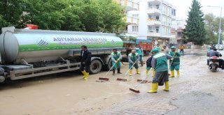 Sel Sonrası Cadde Ve Sokaklar Çamur Deryasına Döndü