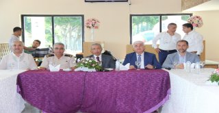 İskenderunda Protokol Halk İle Bayramlaştı