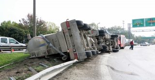 Sakarya Gişelerinde Beton Mikseri Devrildi: 1 Ölü