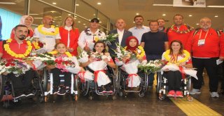 Avrupa Rekoru Kırarak Şampiyon Olan Engelli Sporcular Yurda Döndü