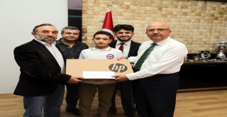 Afyonkarahisar Belediyesi Başarılı Öğrencileri Ödüllendirdi