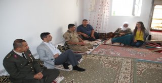 Kaymakam Kırlıdan Şehit Ailesine Ziyaret