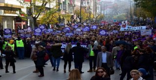 Kadınların Sesi Bursada Yankılandı: Şiddete Hayır!