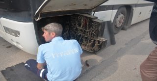 Otobüs Şasesine Sıkışan Yavru Kedi İtfaiye Ekiplerince Kurtarıldı