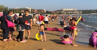 Otellerde Yer Kalmayınca Sahile Yerleştiler