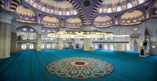 Orta Asyanın En Büyük Camisini Cumhurbaşkanı Erdoğan İbadete Açacak