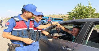 Sürücülerin Bayram Şekeri Jandarmadan