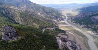 Türkiyenin En Büyük 5. Barajında Hayrete Düşüren Manzara