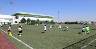 Büyükşehir Futbol Yaz Okuluna Yoğun İlgi