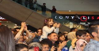 İzmirde Konser Veren Elif Kayadan Albüm Müjdesi