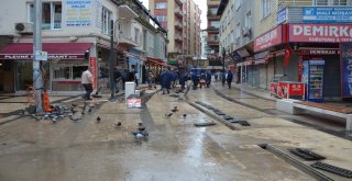 Fatsada İş Yerlerini Su Bastı