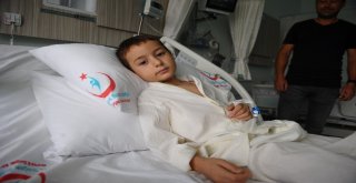 (Özel Haber) Kalbi Delik Olan 6 Yaşındaki Çocuğa Koltuk Altından Kalp Ameliyatı