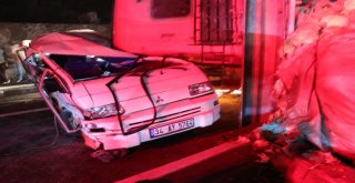 Temde Minibüsle Çarpışan Lahana Yüklü Kamyon Yan Yattı: 1İ Ağır 2 Yaralı