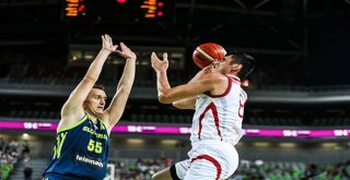 A Milli Basketbol Takımı Slovenyayı 86-77 Mağlup Etti