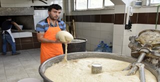 Bu Köy Buram Buram Ekmek Kokuyor