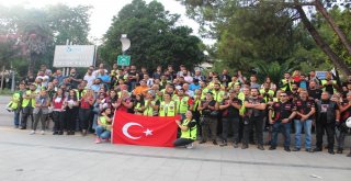 Büyük Zaferi Demirden Atları İle Kutladılar