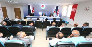 Vali Varoldan Muhtarlarla Toplantı