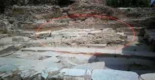 2 Bin Yıllık Tarihi İstanbul Kapıda Şapel Ve Taştan Yollar Ortaya Çıktı