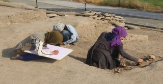 Urartunun Son Kadınlarına Ait Mezar Bulundu