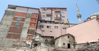 Asırlık Tarihi Ambar Çevresindeki Binaların Yıkılmasıyla Gün Yüzüne Çıktı