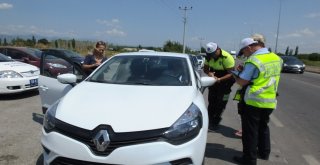 Burhaniye‘De Kaymakam Öner Trafik Denetimine Katıldı Sürücüleri Uyardı