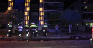 Metrelerce Sürüklendiler, Bir Genç Feci Şekilde Can Verdi