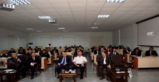 Vali Büyükakın: Çiçek Yollama, Plaket Verme Adetlerini Kaldırın