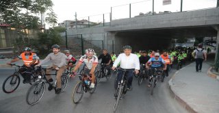 Makam Aracını Terk Eden Başkanlar Bisiklet Turunda Buluşuyor