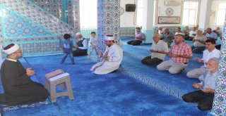 Dualar 15 Temmuz Şehitleri İçin Yükseldi