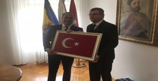 Adana Ve Debrecen Kardeş Şehir Oldu