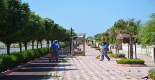 Gülüçe Bayanların Eli Değdi