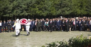 Bakan Çavuşoğlu, Büyükelçilerle Birlikte Anıtkabirde