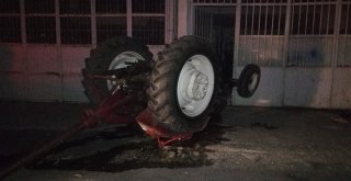 Samsunda Traktör Devrildi: 2 Yaralı
