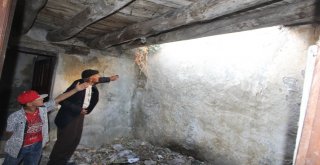 Evleri Çöken 6 Nüfuslu Engin Ailesi Yardım Bekliyor