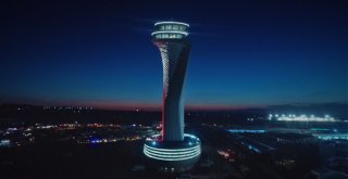 3. Havalimanının Kulesi Işık Saçtı