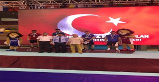 Kayseri Şekersporlu İki Milli Güreşçi Uluslararası Turnuvadan Altın Madalya  İle Döndü