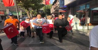 Mhpden 5 Bin Bayrak Dağıtımı