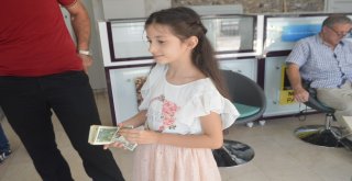 8 Yaşındaki Çocuk, Tlye Destek İçin Kumbarasındaki Dolarları Bozdurdu