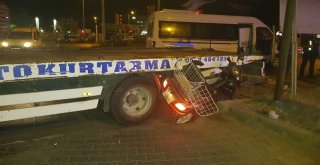 Minibüs, Çekici Ve Engelli Aracı Çarpıştı; 8 Yaralı