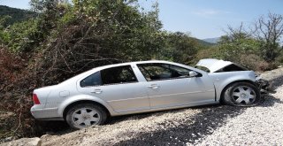 Cenazeye Giden Otomobil Cenaze Aracıyla Çarpıştı: 5 Yaralı