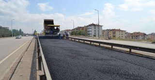 Bozuk Yollarda Asfalt Çalışmaları Sürüyor